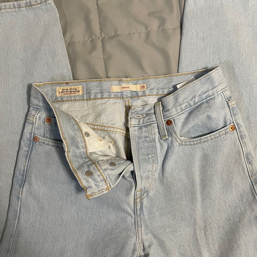 Levi’s Wedgie Jeans